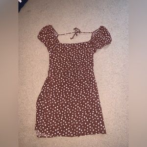 Thin comfortable material. Brown and white flower dress